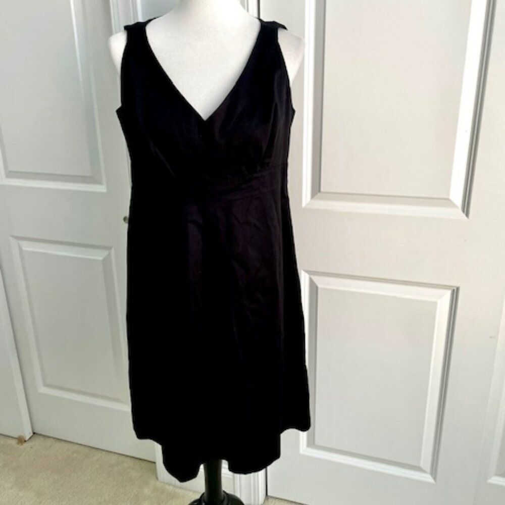 New York & Company Black Front Pleat Dress Size 14